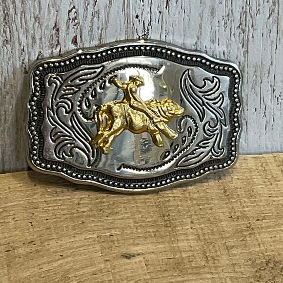 Western Bull Riding Belt Buckle Ladies Bull Riding Goldtone on Silvertone - Picture 2 of 6